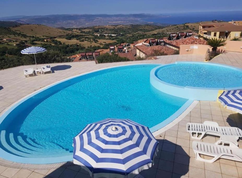 Casa Smeralda - Piscina E Vista Sul Mare! Trinita d'Agultu e Vignola Exterior photo